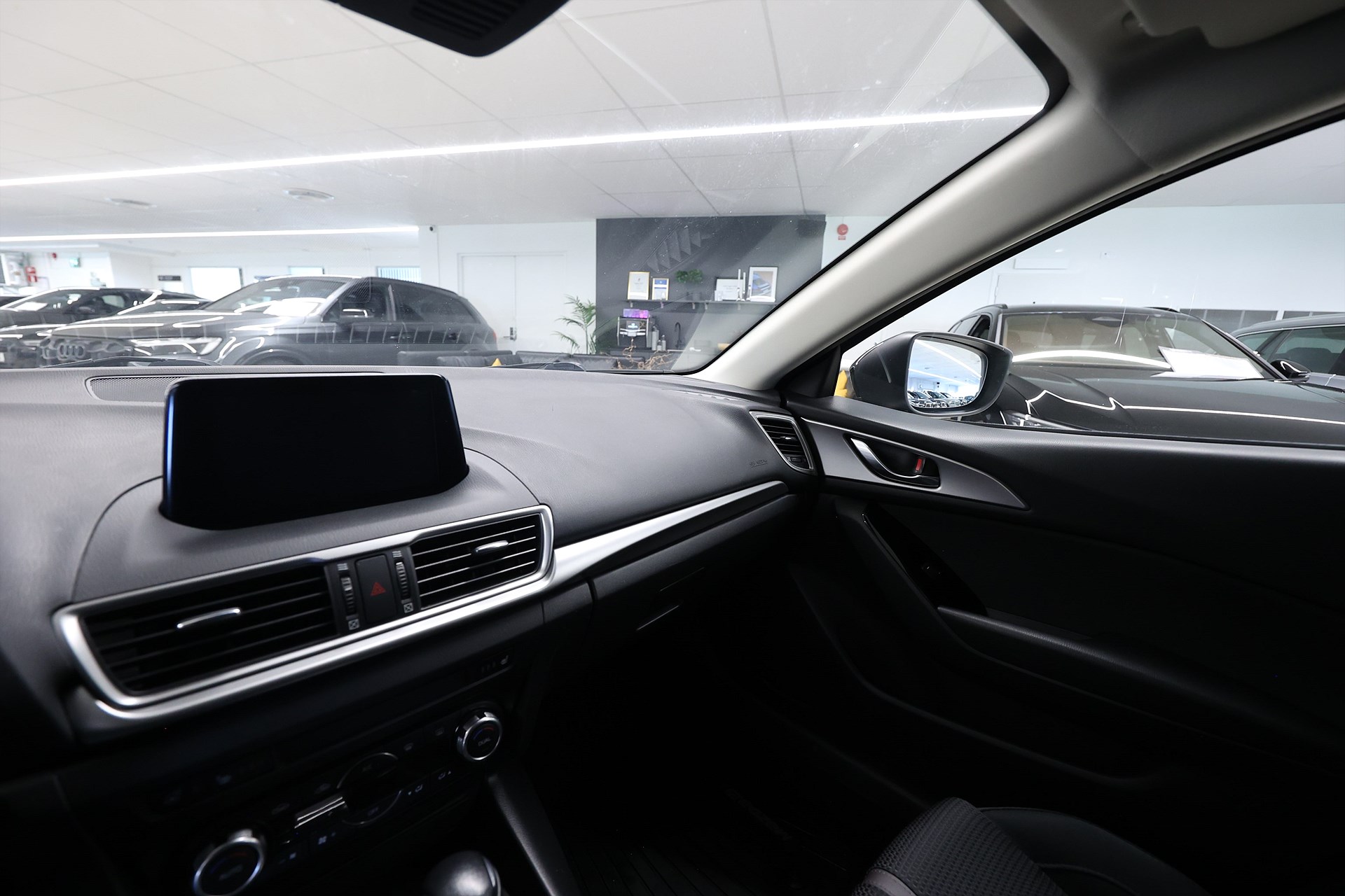 Mazda 3 2.2 DE 150hk Vision Plus HUD Navi B-kamera Keyless