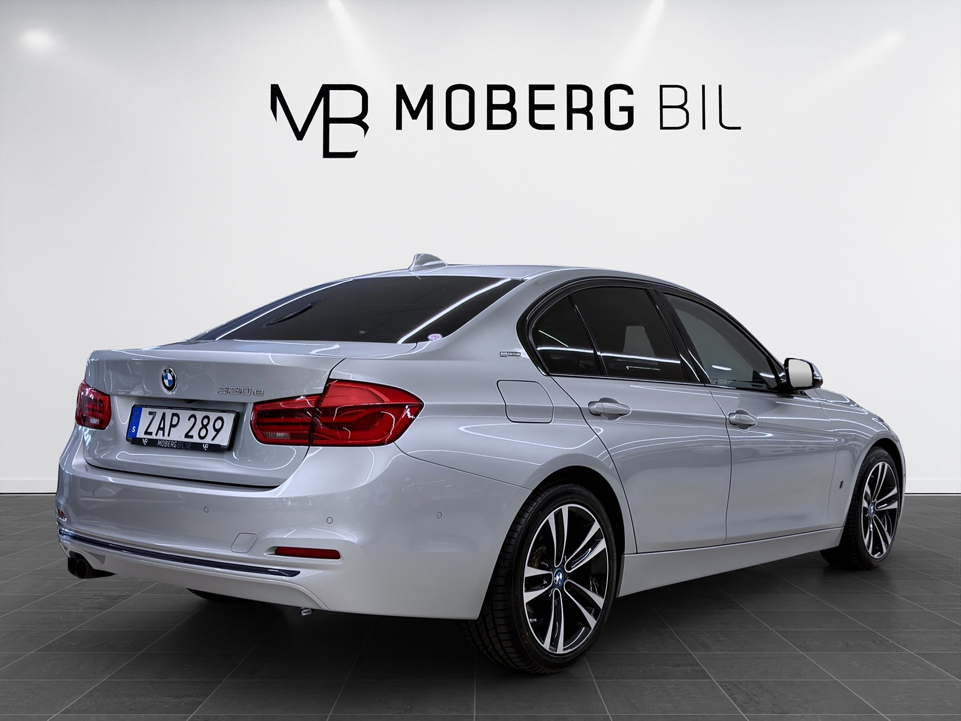 BMW 330e Sedan 252hk Sport Line Navi B-Kamera
