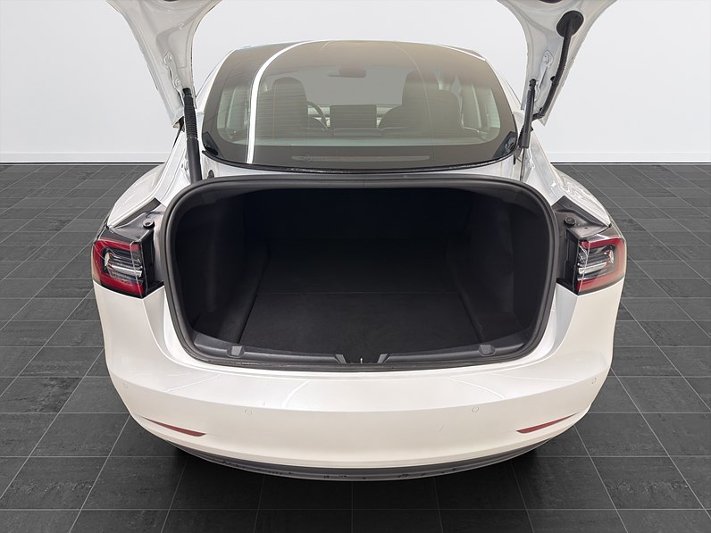Tesla Model 3 Long Range AWD 440hk Pano
