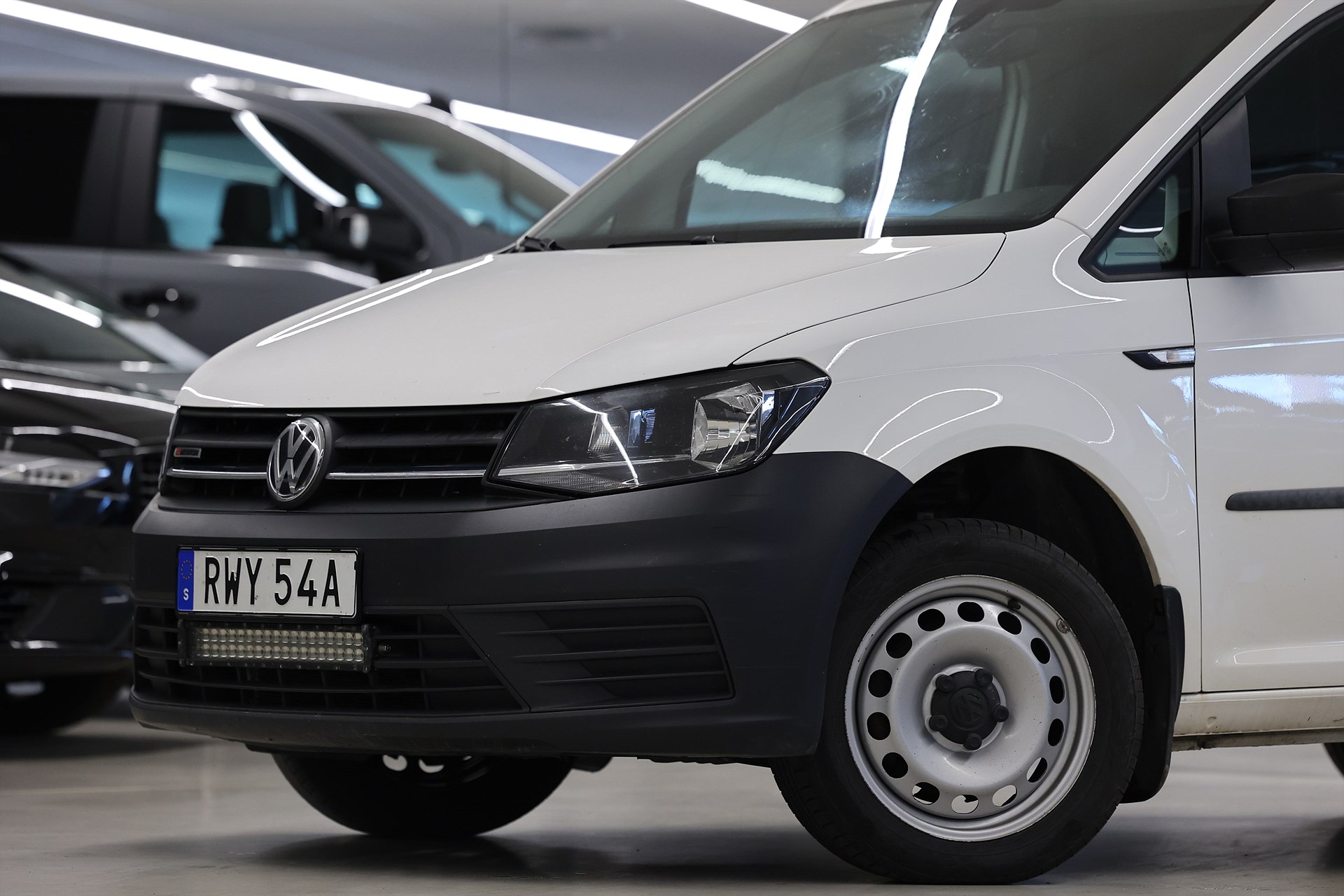 Volkswagen Caddy 2.0 TDI 4M V-inrett Värmare Drag MOMS