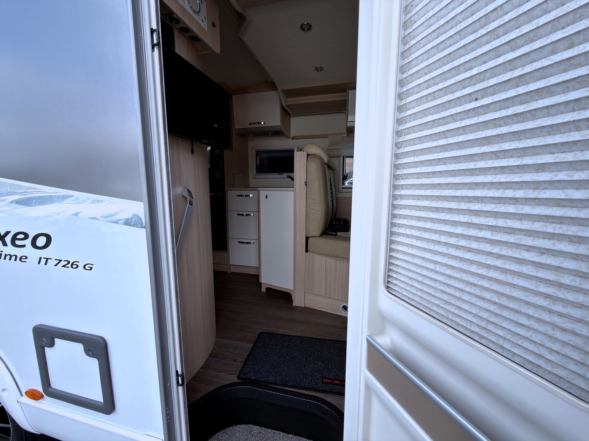 Bürstner Ixeo Time IT 726 163hk Backkamera GPS Skybed Markis