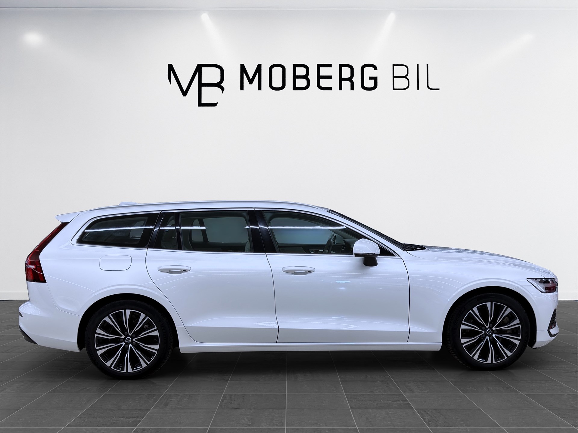 Volvo V60 Recharge T6 399hk Helg på Moberg! Core Edt H/K B-Kam Läder