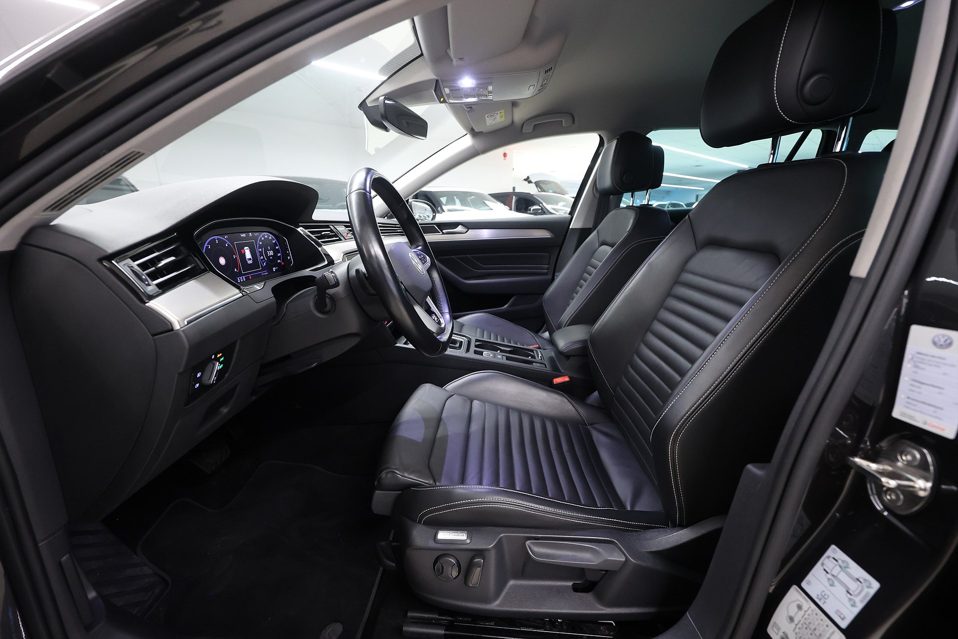 Volkswagen Passat 2.0 TDI SC 4M 200hk *Hjulkampanj!* R-Line