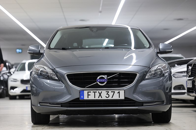Volvo V40 D3 150hk *Hjulkampanj!* Momentum Drag Värmare