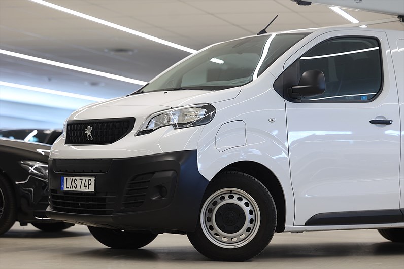 Peugeot e-Expert 75 136hk V-Inrett Drag CarPlay 3-Sits B-Kamera