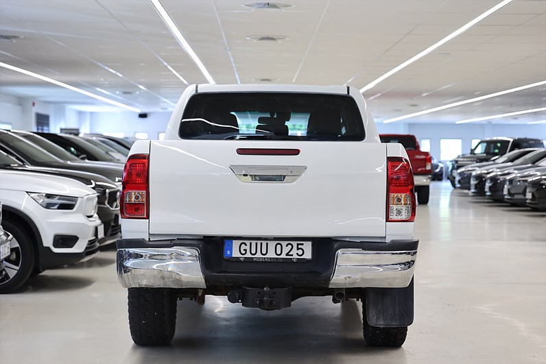 Toyota Hilux 2.4 AWD 150hk Drag B-kamera Värmare Skinn MOMS