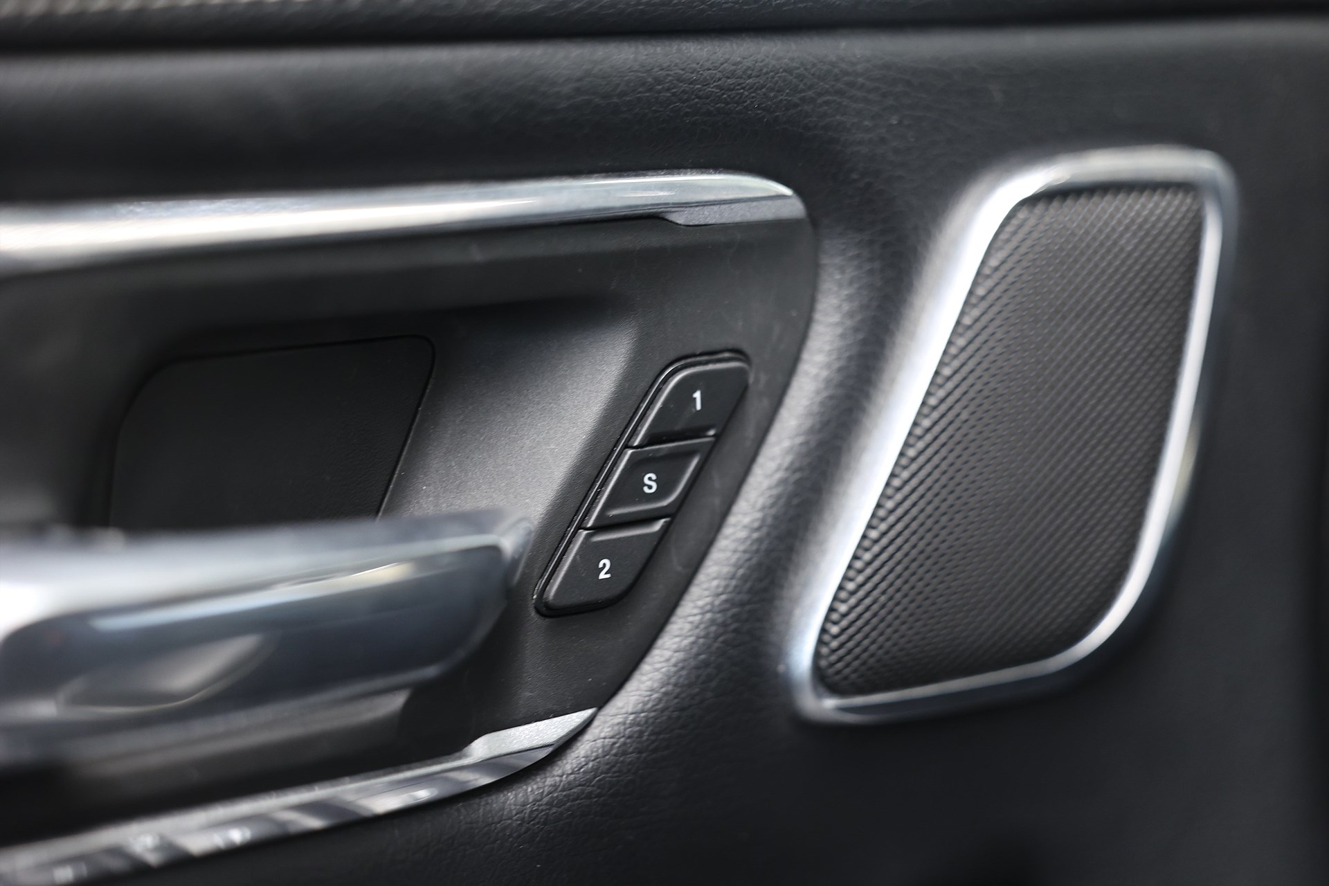 Dodge Ram 1500 Crew Cab 5.7 V8 HEMI 4x4 395hk Laramie LVL 2