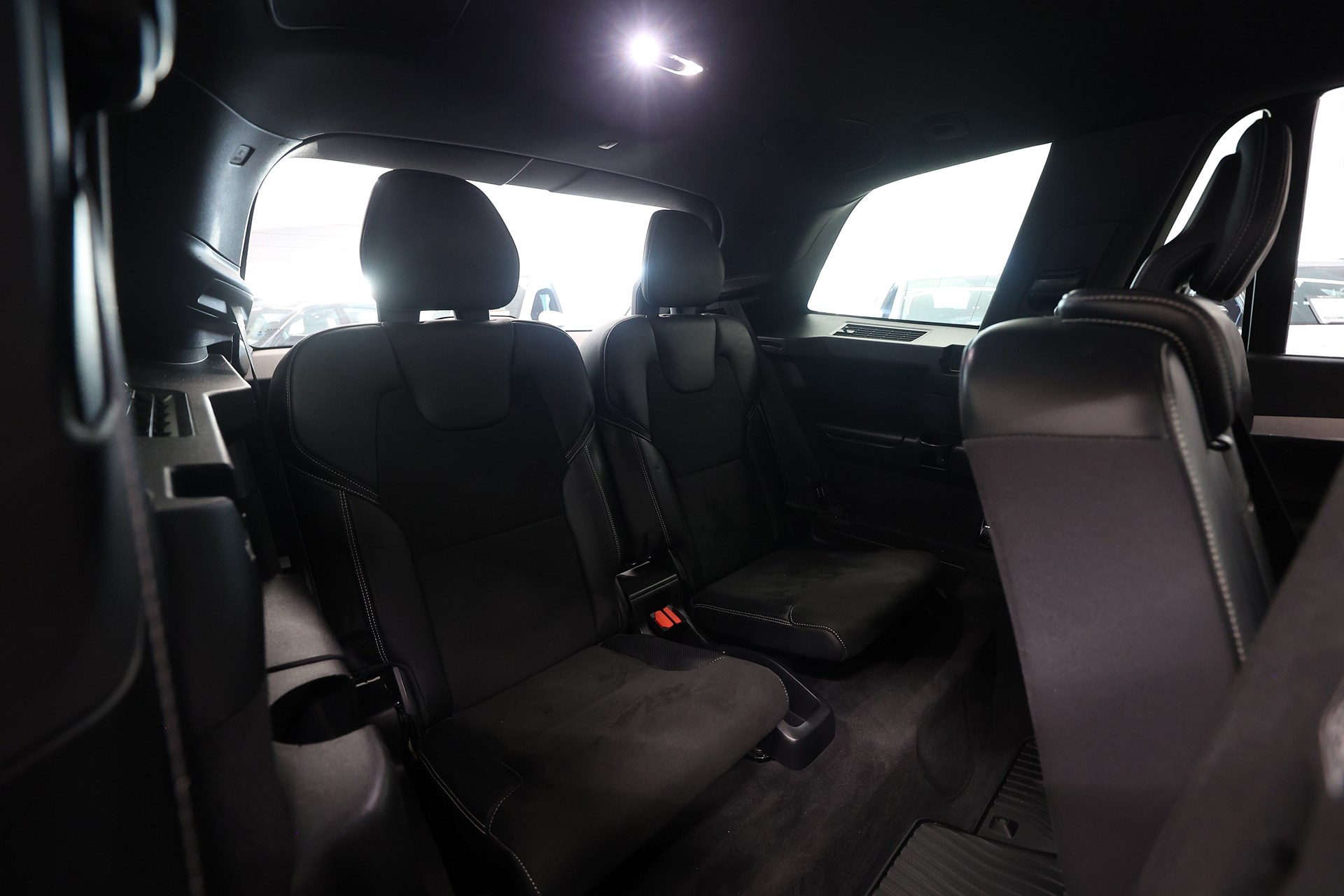 Volvo XC90 D5 AWD 235hk *Hjulkampanj!* R-Design Luft 7-Sits Drag