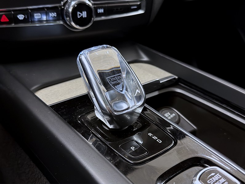 Volvo XC60 T8 392hk Inscription H/K 360 Massage