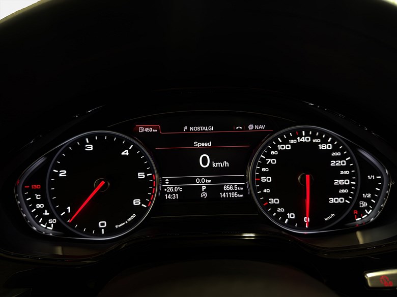 Audi A8 3.0 TDI quattro Luft, Läder, Värmare, Drag 2011, silver – bild 11 av 25, begagnad hos Niber i Järfälla