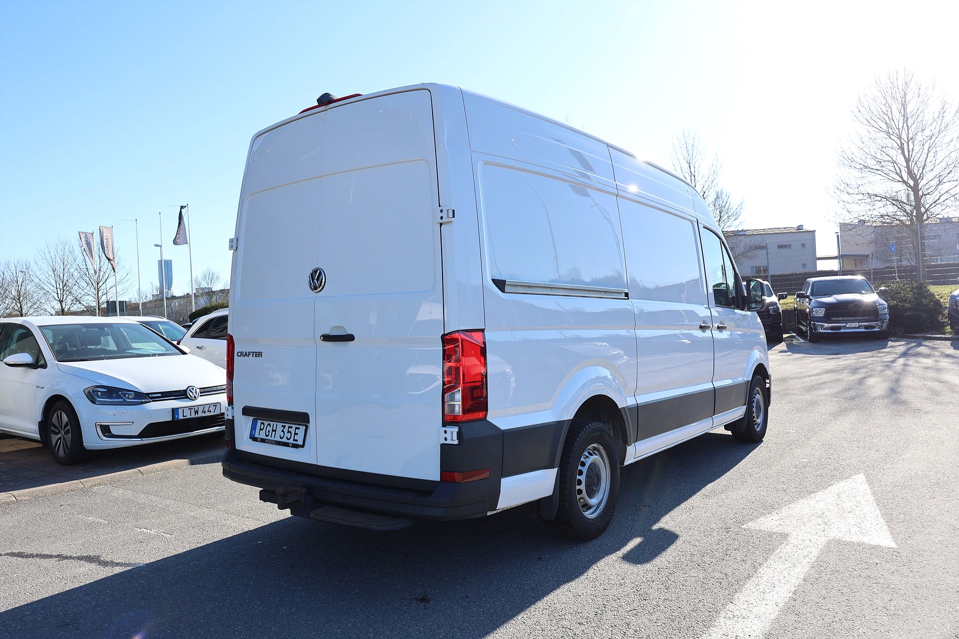 Volkswagen Crafter 35 2.0 TDI 140hk Climatic CarPlay Drag B-kamera