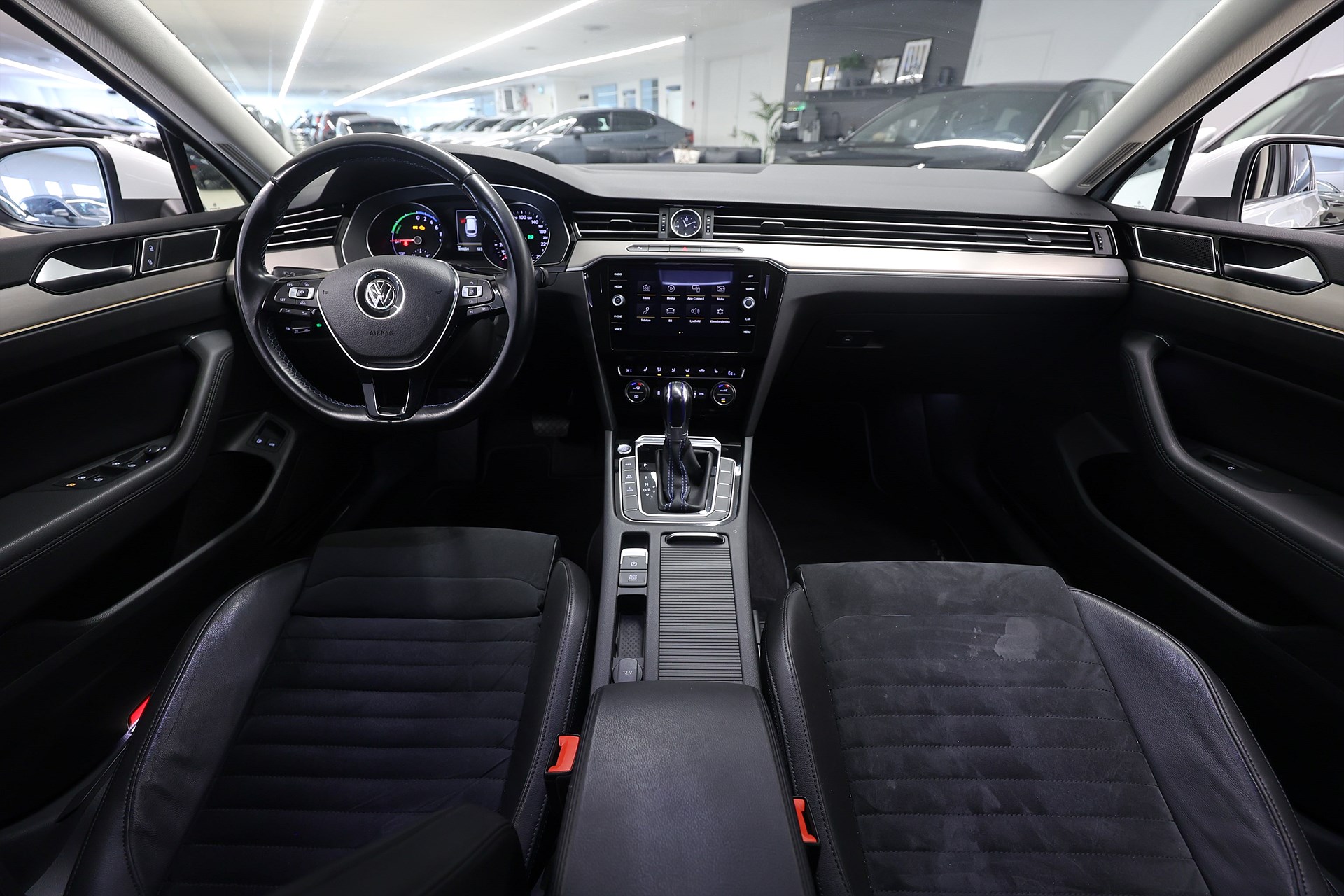 Volkswagen Passat GTE 1.4 TSI 218hk *Kampanj!* Värmare Kamera Drag