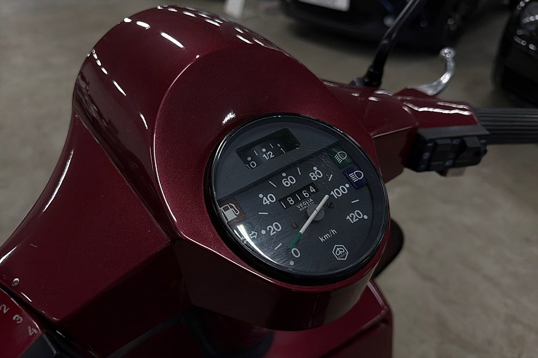 Piaggio Vespa PX 0.2 CVT, 12hk, 1993 UNIK, röd – bild 12 av 17, begagnad hos Niber i Järfälla