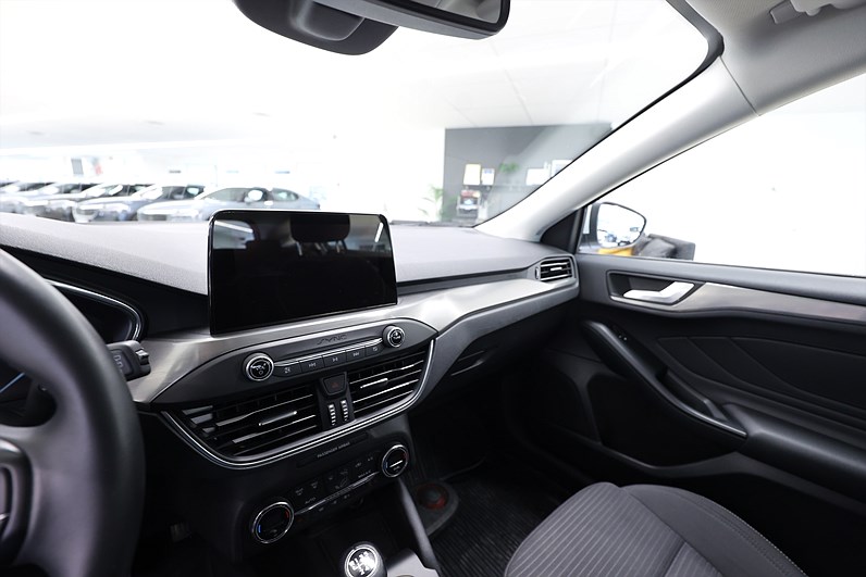 Ford Focus 1.5 Ecoblue 120hk Titanium Keyless Adapth farth Carplay