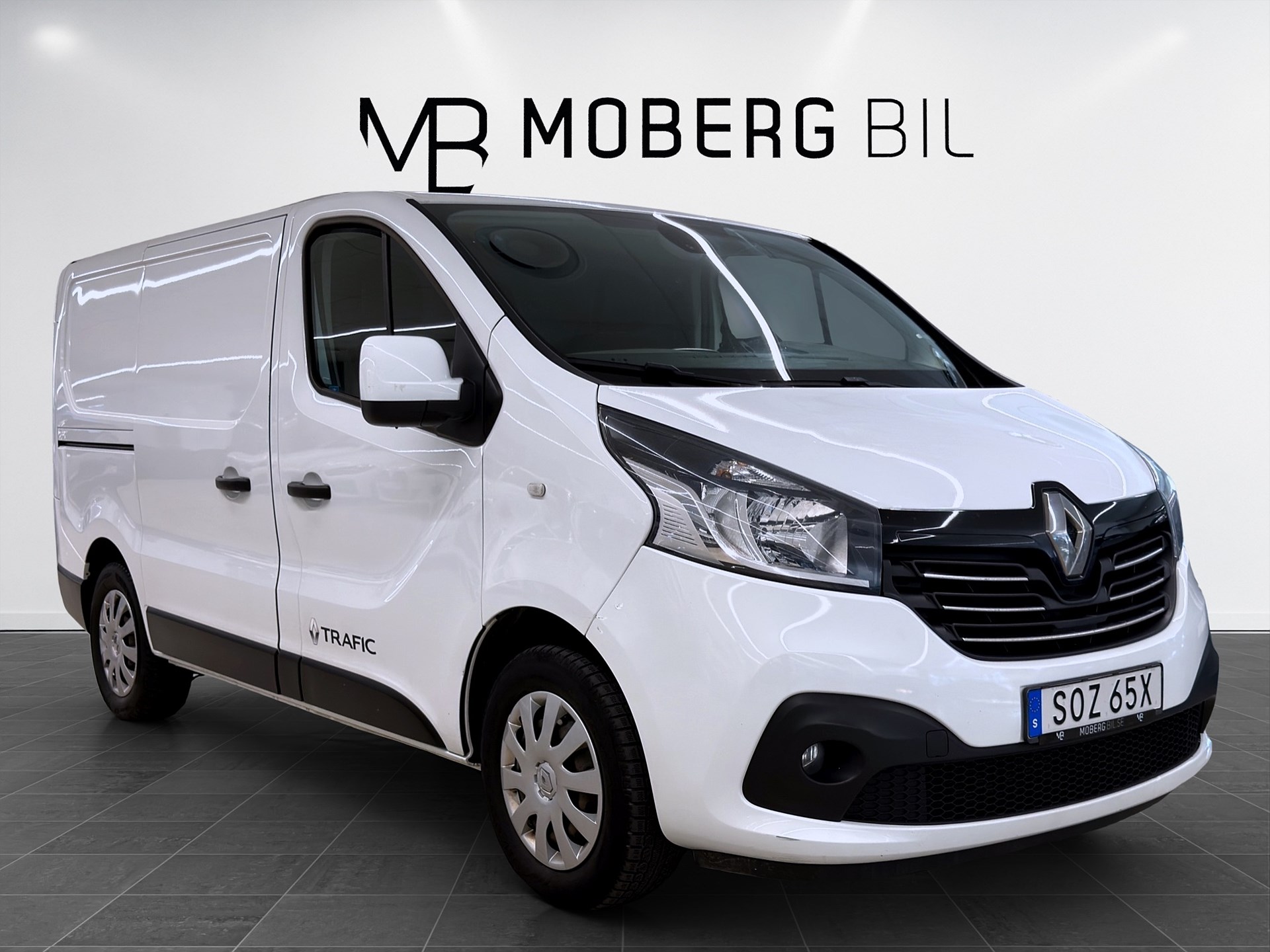Renault Trafic Skåpbil 125hk L1 Drag Värmare PDC MOMS/VAT