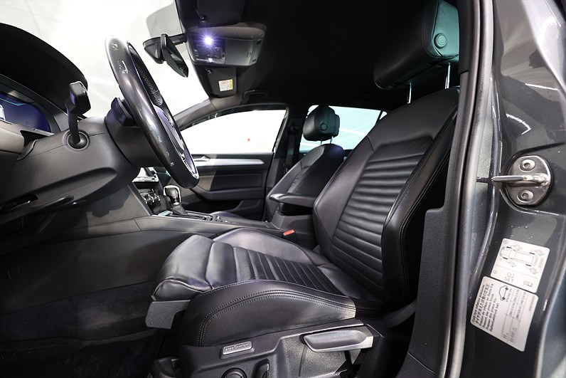 Volkswagen Passat Alltrack 2.0 TDI 4M Executive 360-kam Drag Värmare