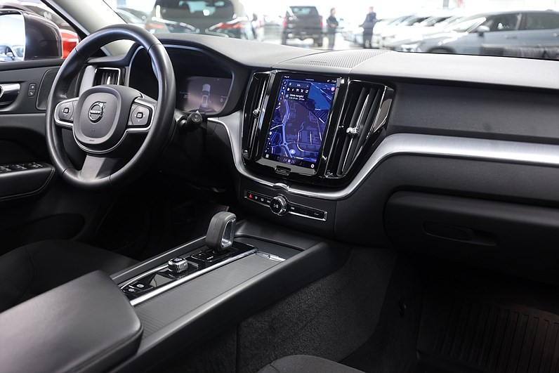 Volvo XC60 Recharge T6 AWD 340hk *Kampanj* Momentum 360° H/K Pano