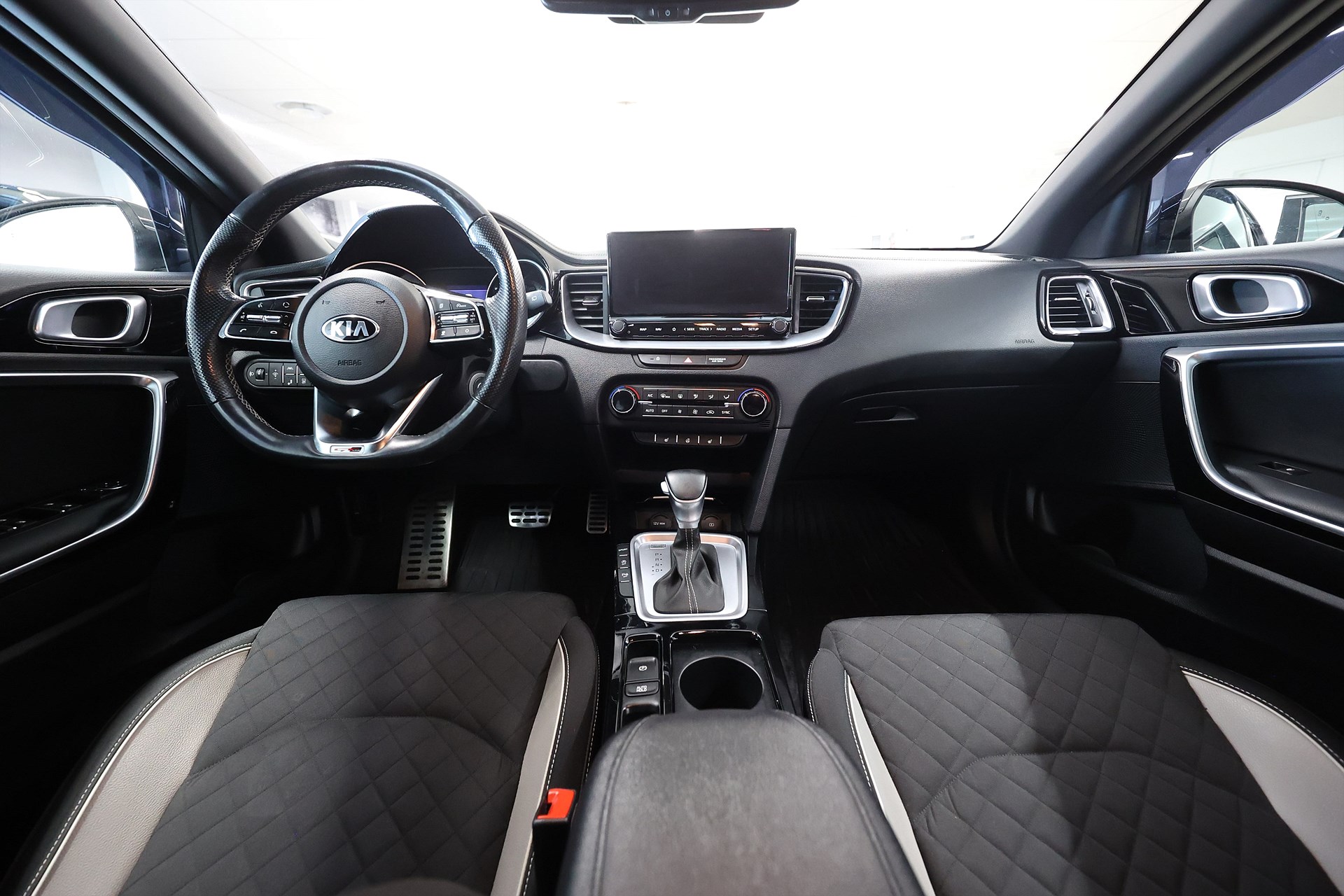 Kia ProCeed 1.5 T-GDI DCT 160hk GT Line Navi CarPlay B-kamera