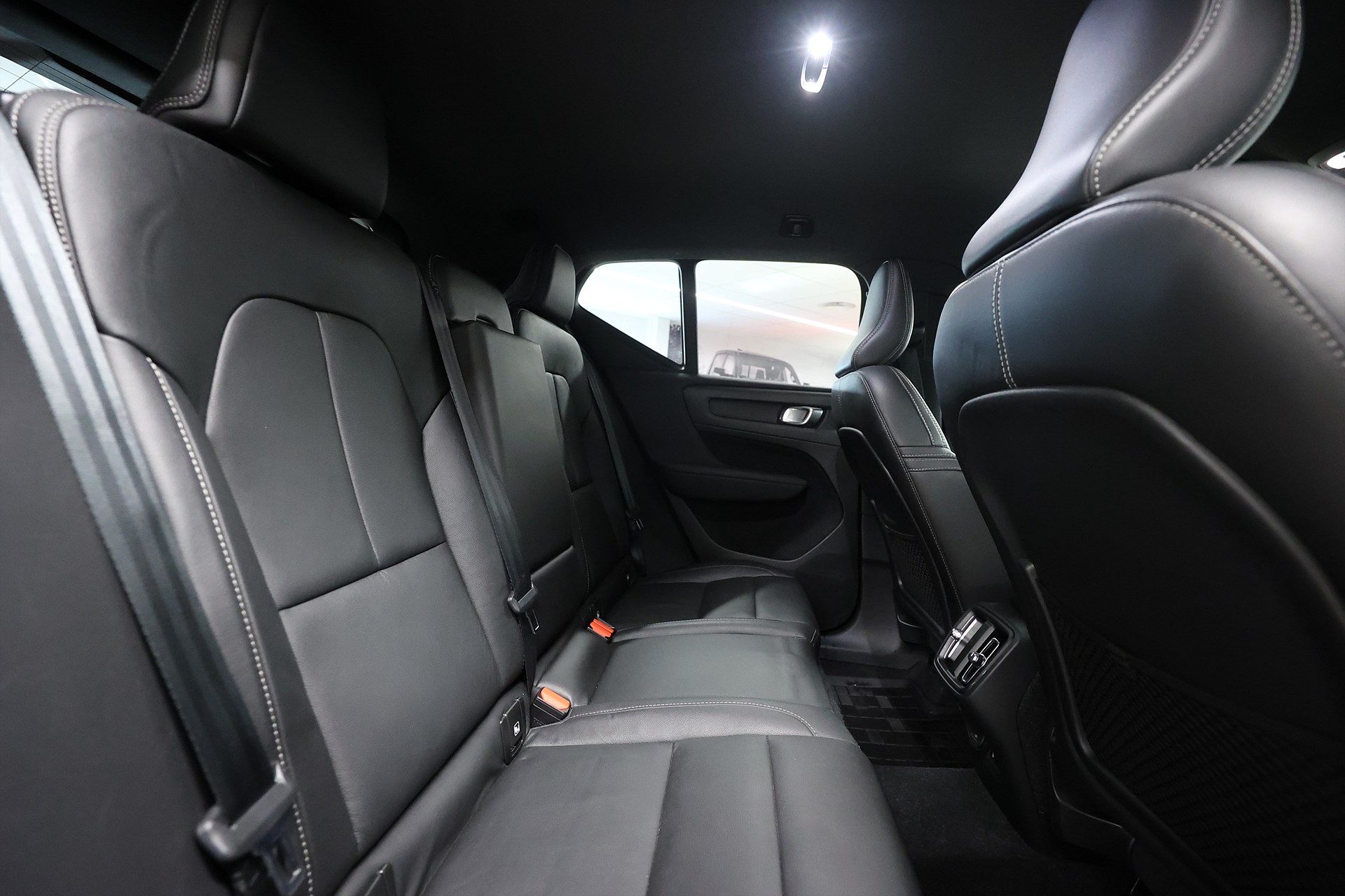 Volvo XC40 T2 129hk *Hjulkampanj!* R-Design Drag Navi VOC Keyless