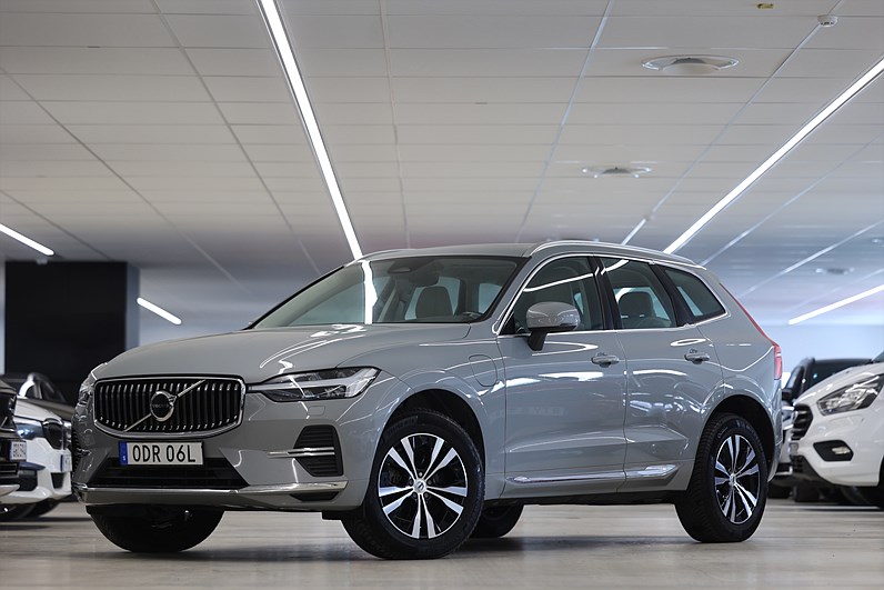 Volvo XC60 Recharge T6 AWD 350hk Core Pano Läder Värmare