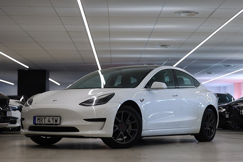 Tesla Model 3 Standard Range Plus 325hk AP Pano Läder Navi