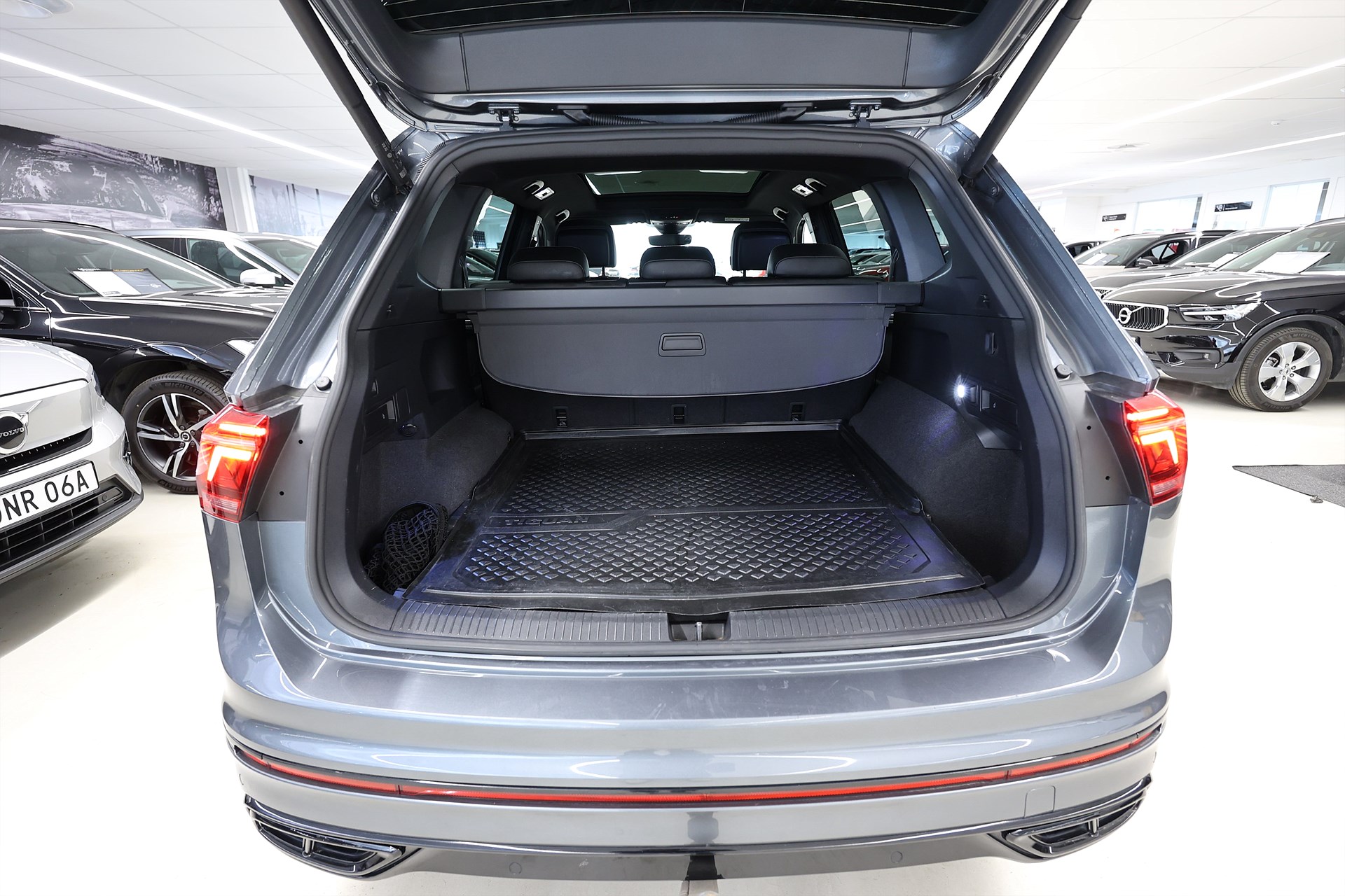 Volkswagen Tiguan Allspace 2.0 TDI 200hk 4M R Line Pano 360 H/K Drag