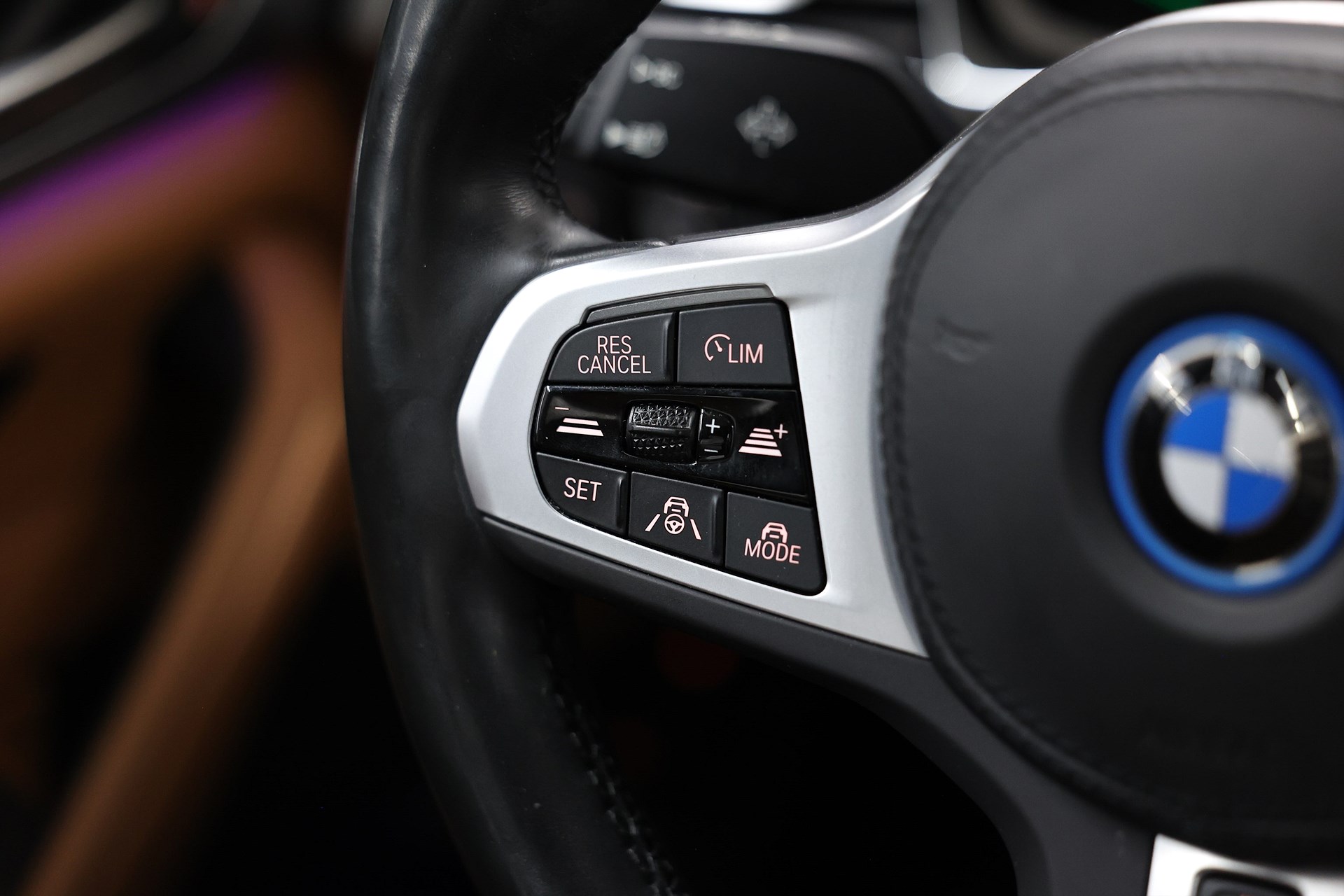 BMW 530e xDrive M-Sport B-Kamera HiFi Skinn Keyless Display key MOMS