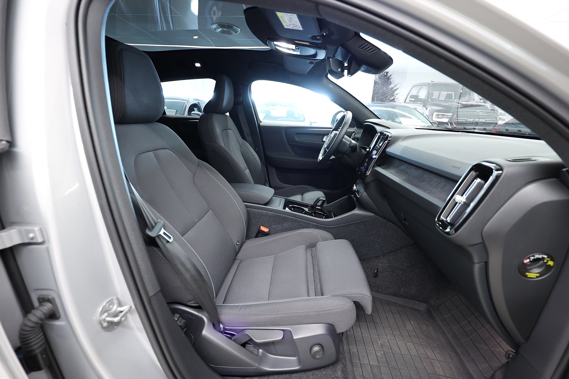 Volvo C40 Recharge Single Motor 231hk Plus Edition Pano Navi B-Kamera