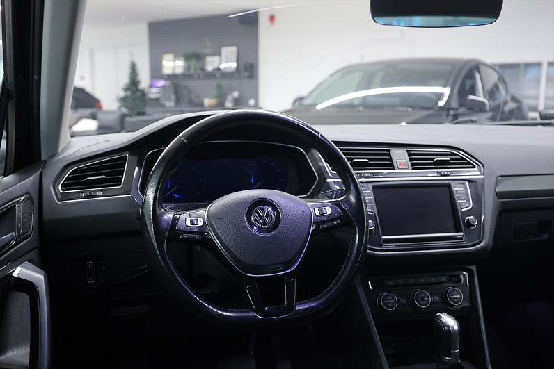 Volkswagen Tiguan 2.0 TDI 190hk GT B-kamera Drag Värmare