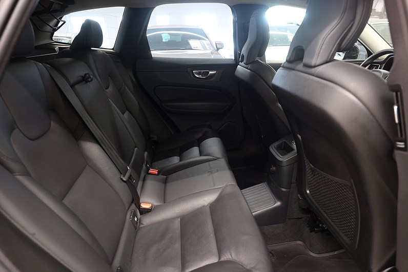 Volvo XC60 Recharge T6 AWD 350hk *Kampanj!* Plus Dark Pano Keyless Läder