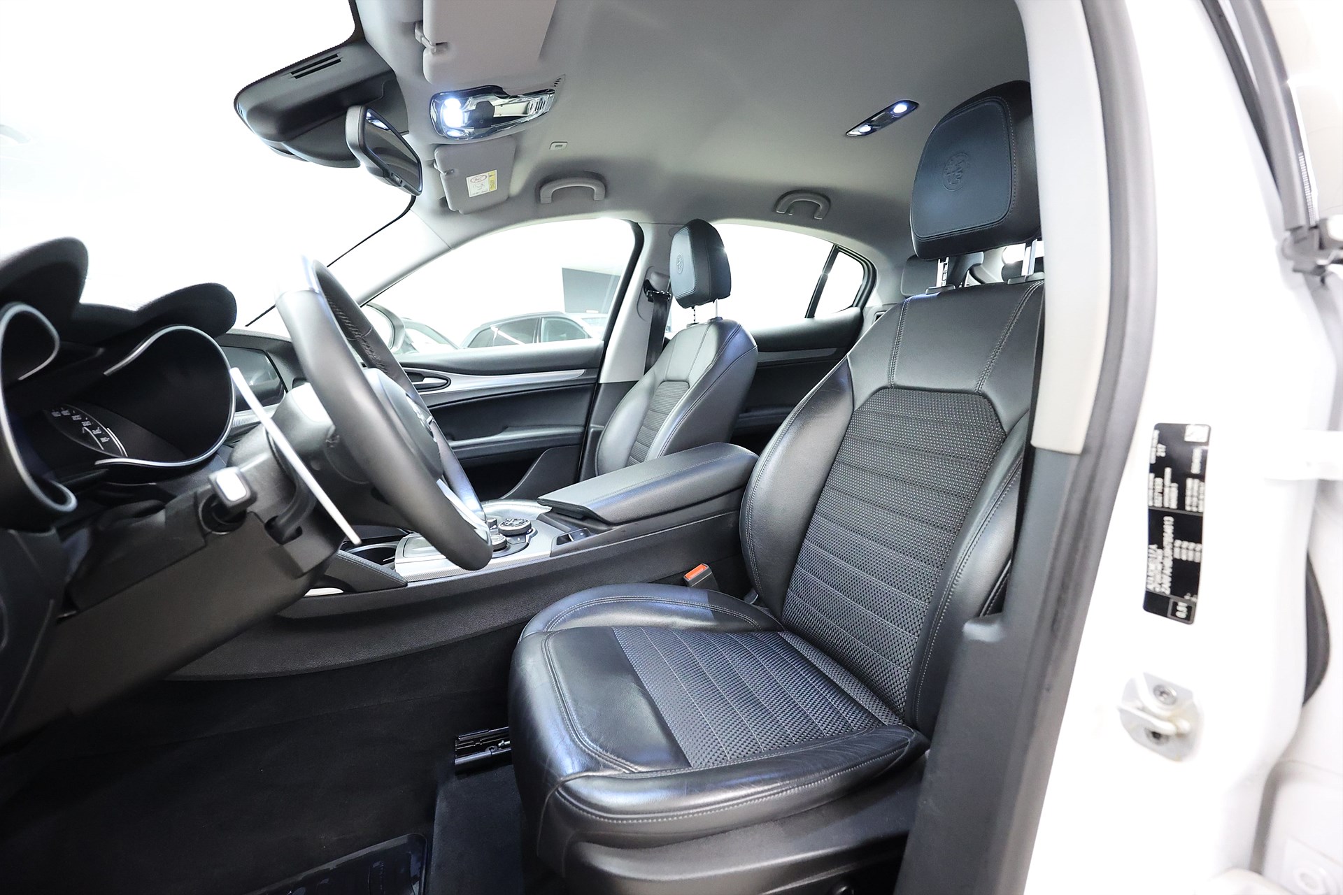 Alfa Romeo Stelvio 2.2 D 210hk AWD Super Keyless B-Kamera Drag