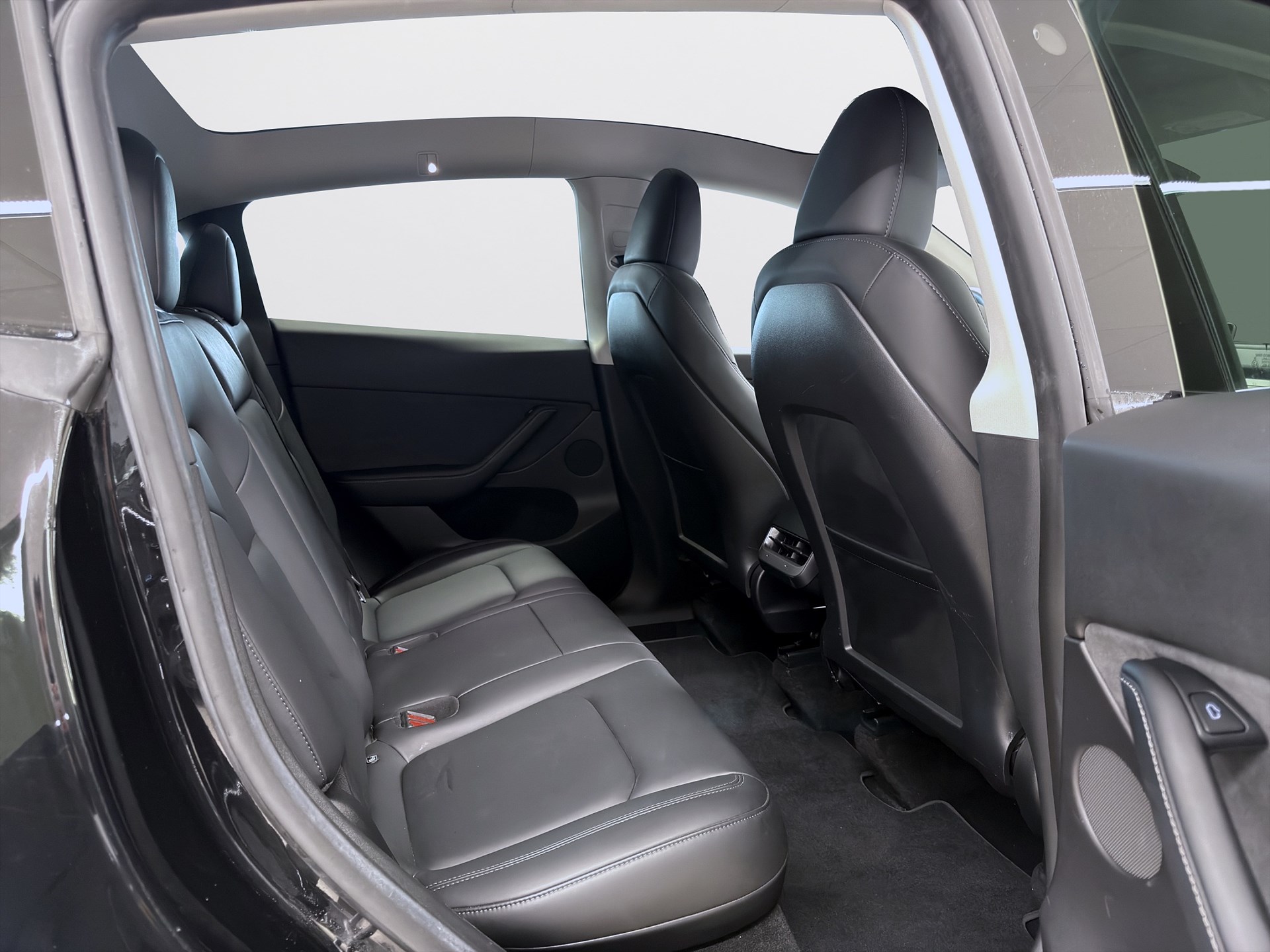 Tesla Model Y Standard Range 299hk Helg på Moberg! Pano Premium Navi