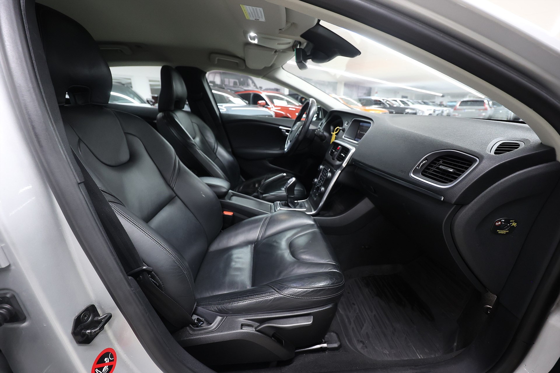 Volvo V40 D2 115hk *Hjulkampanj!* Summum Värmare Kamera