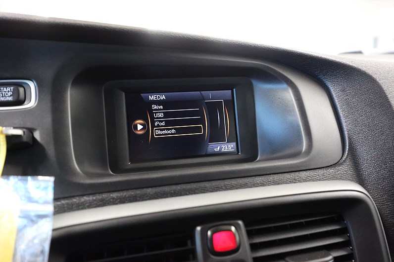 Volvo V40 D2 120hk Aut Värmare PDC Bluetooth