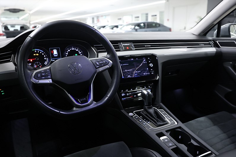 Volkswagen Passat SC GTE 218hk *Kampanj!* Navi Drag Navi B Kamera