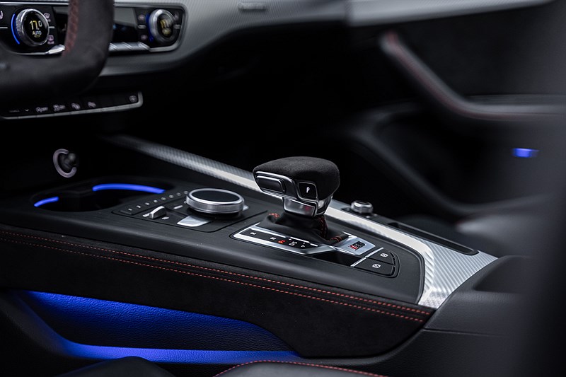 Audi RS4 2019 - miniatyr 17