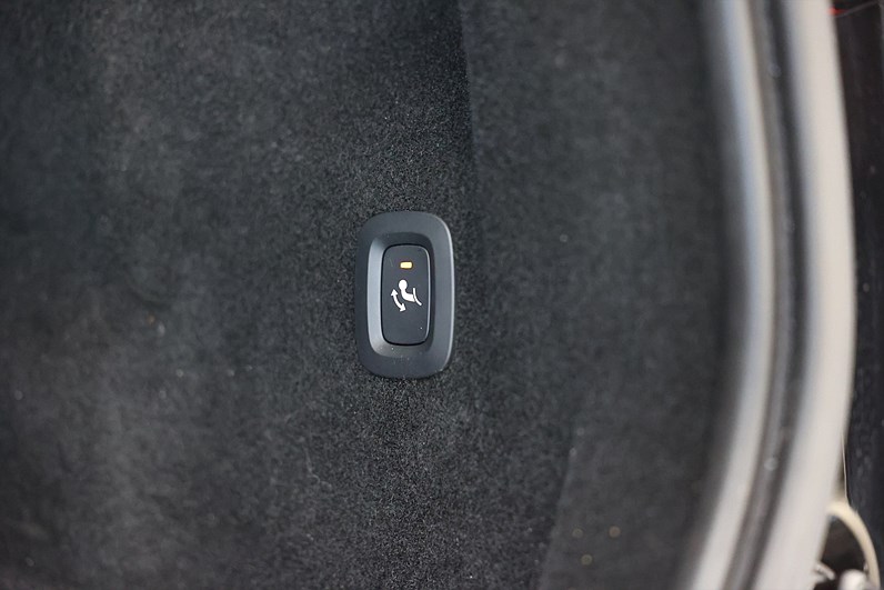 Volvo XC60 Recharge T6 AWD 350hk Core Edition Pano Drag Keyless MOMS