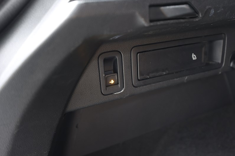 Volkswagen Tiguan 2.0 TDI 4Motion 190hk Executive Drag Värmare