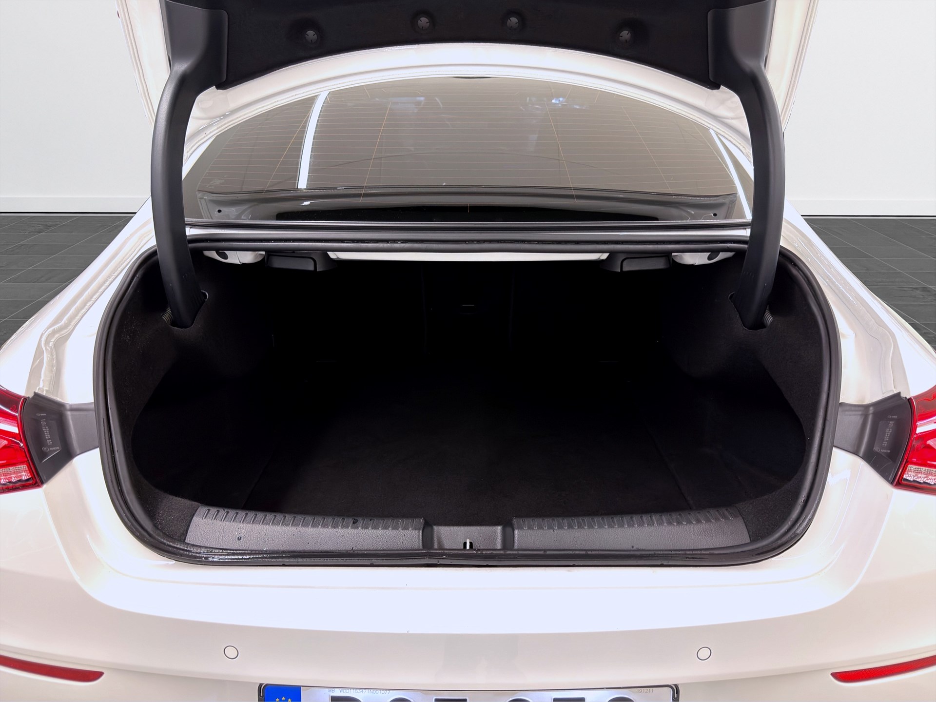 Mercedes-Benz CLA 250 4MATIC AMG Bur Navi Keyless PDC