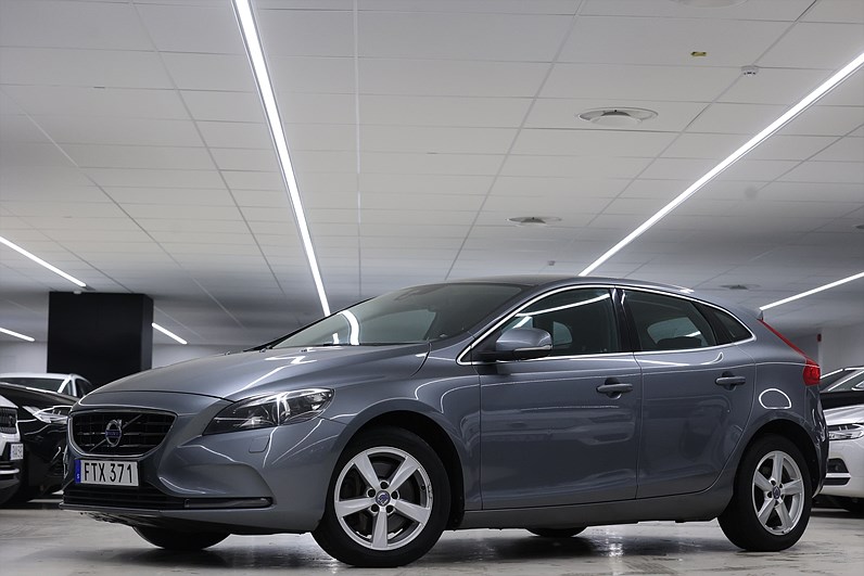 Volvo V40 D3 150hk *Hjulkampanj!* Momentum Drag Värmare
