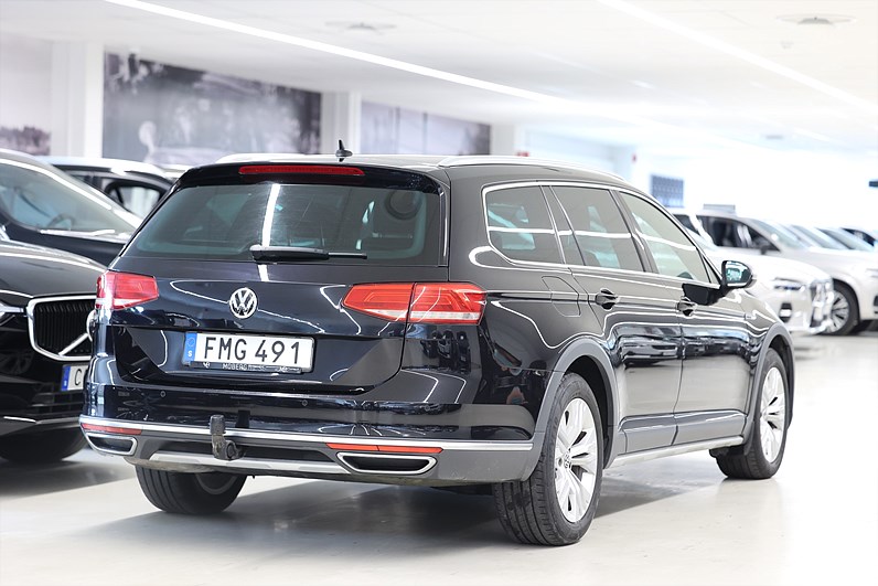 Volkswagen Passat Alltrack 2.0 TDI 4M B-kamera Värmare Carplay