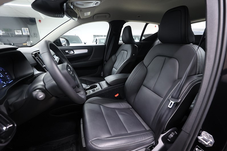 Volvo XC40 D3 AWD Geartronic 150hk Momentum Pro Läder Navi