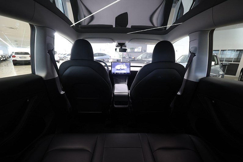Tesla Model Y Long Range 514hk *Hjulkampanj!* AWD Pano AP MOMS