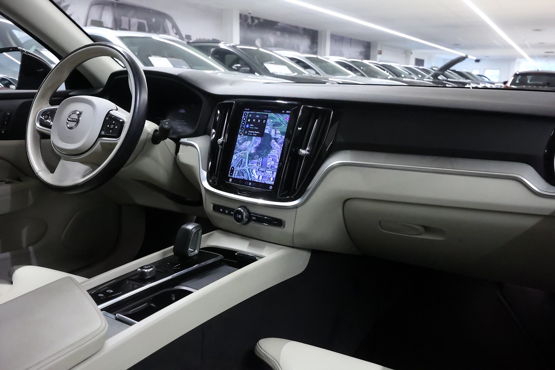 Volvo V60 Cross Country B4 197hk Plus Läder B-Kamera Navi Drag