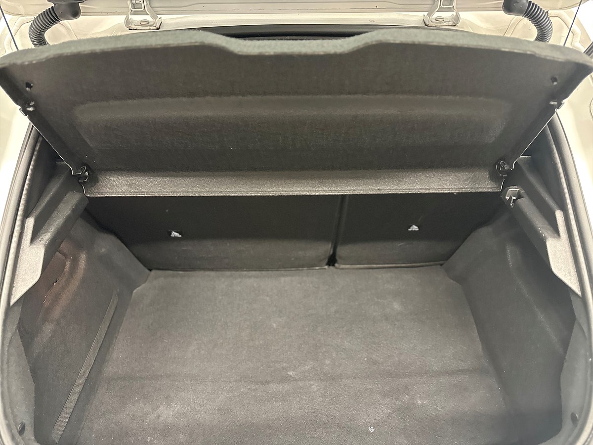 Peugeot 208 – bild 7