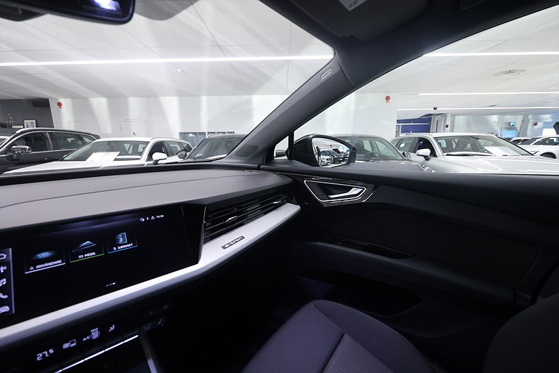 Audi Q4 40 e-tron 204hk Proline Keyless PDC Värmare Carplay MOMS