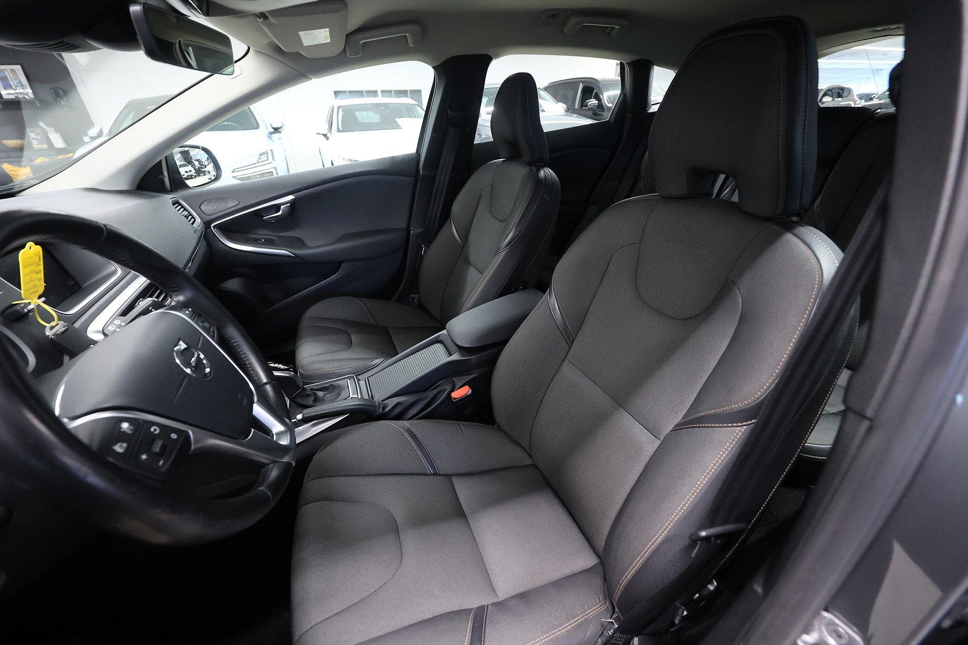 Volvo V40 Cross Country D3 150hk Momentum Värmare BLIS