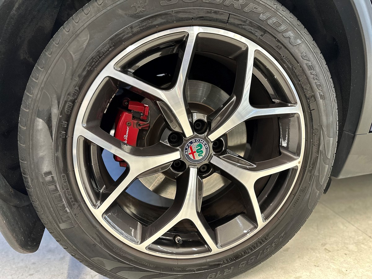 Alfa Romeo Stelvio – bild 11