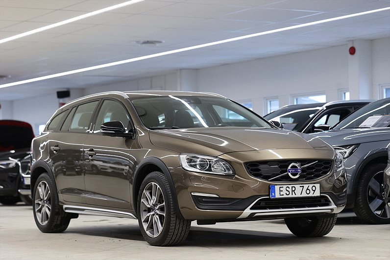Volvo V60 Cross Country D3 150hk Classic Navi Värmare Keyless