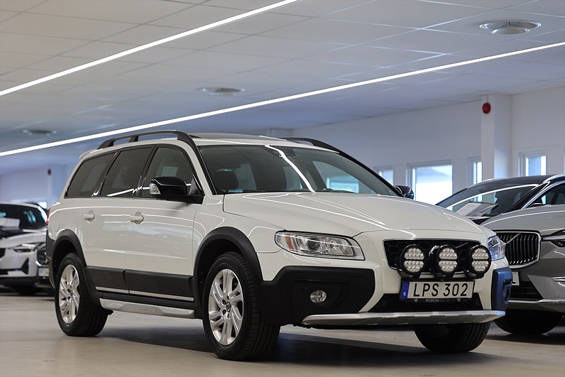 Volvo XC70 D4 AWD 181hk Dynamic Pano LED Värmare Navi